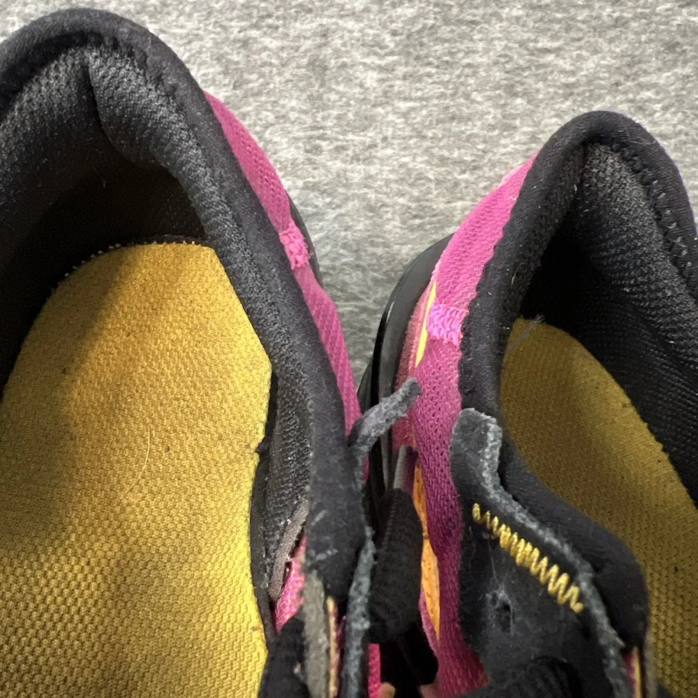 Nike Waffle One Fuchsia DC0481-600 Womens Size‎ 6/4.5Y University Gold Shoes